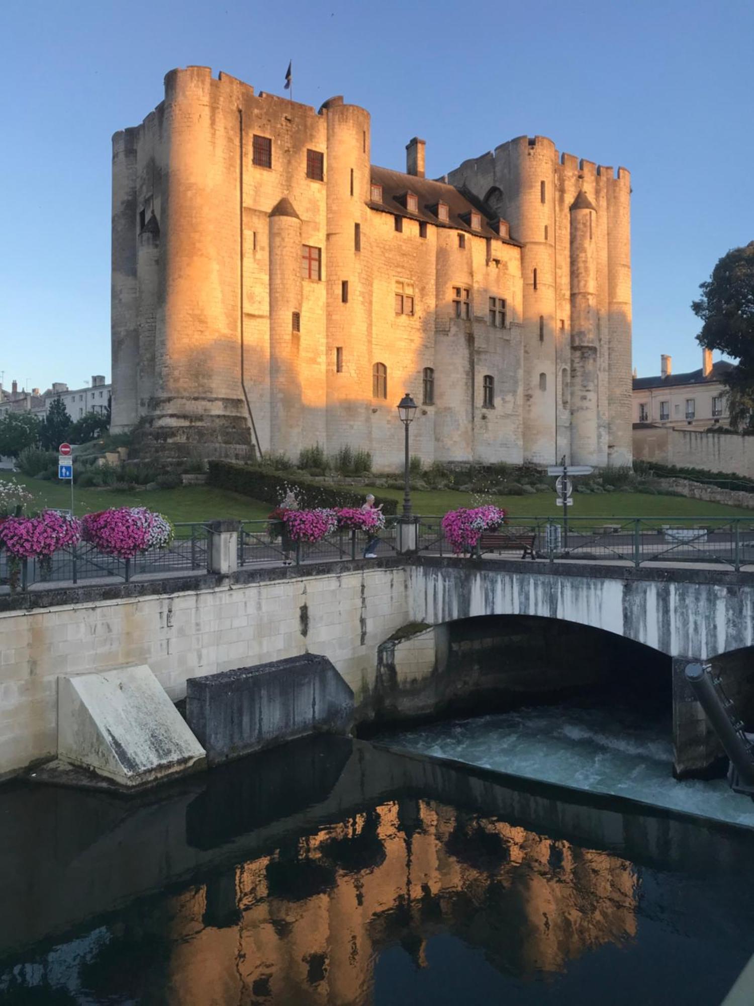 Super Studio Coup De Coeur Niort Luaran gambar